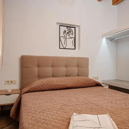 Monalisa فيلة Plános