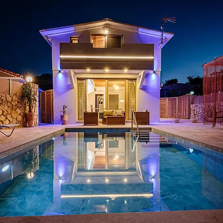 فيلة Monalisa Plános