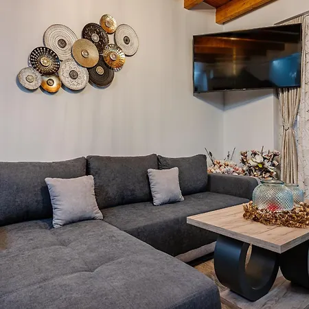 Monalisa فيلة Plános